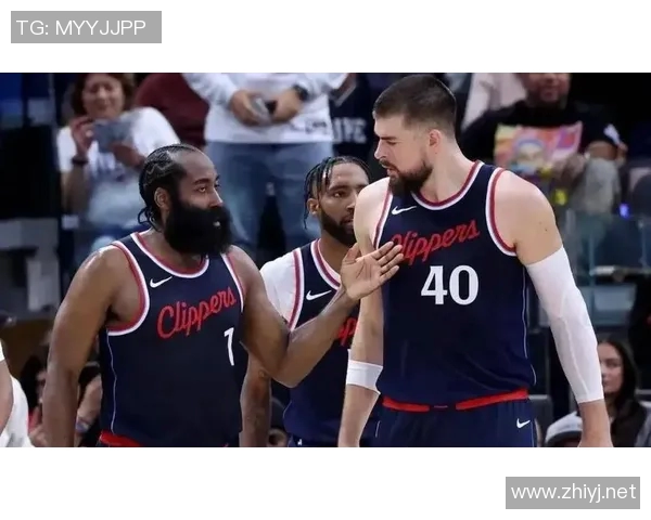 快船战凯尔特人首发：哈登、小卡均出战，布朗在列